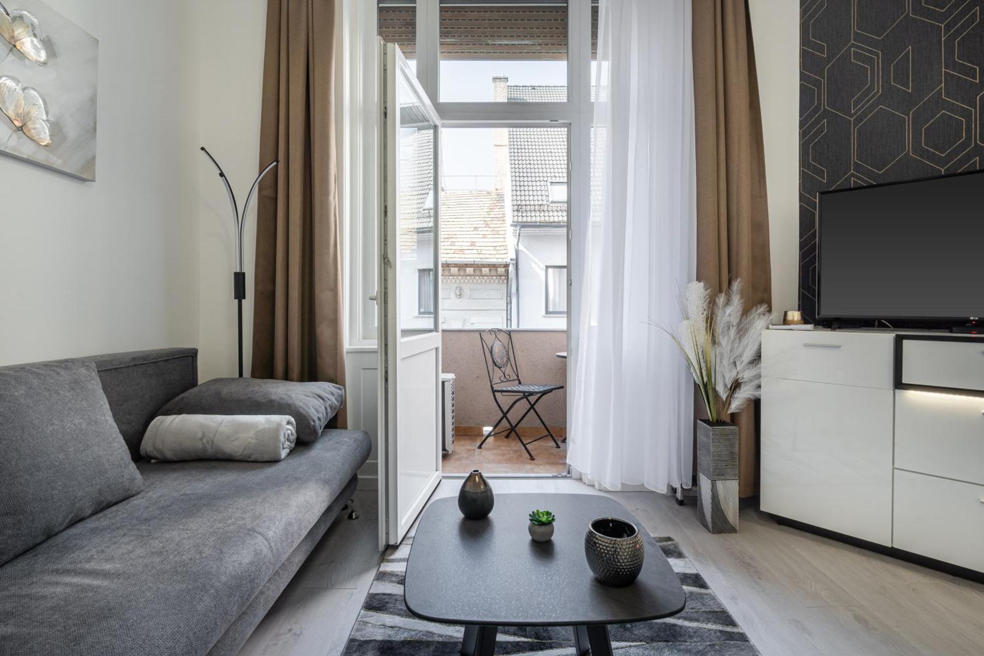Dorsett Heights Apartment Будапеща Екстериор снимка