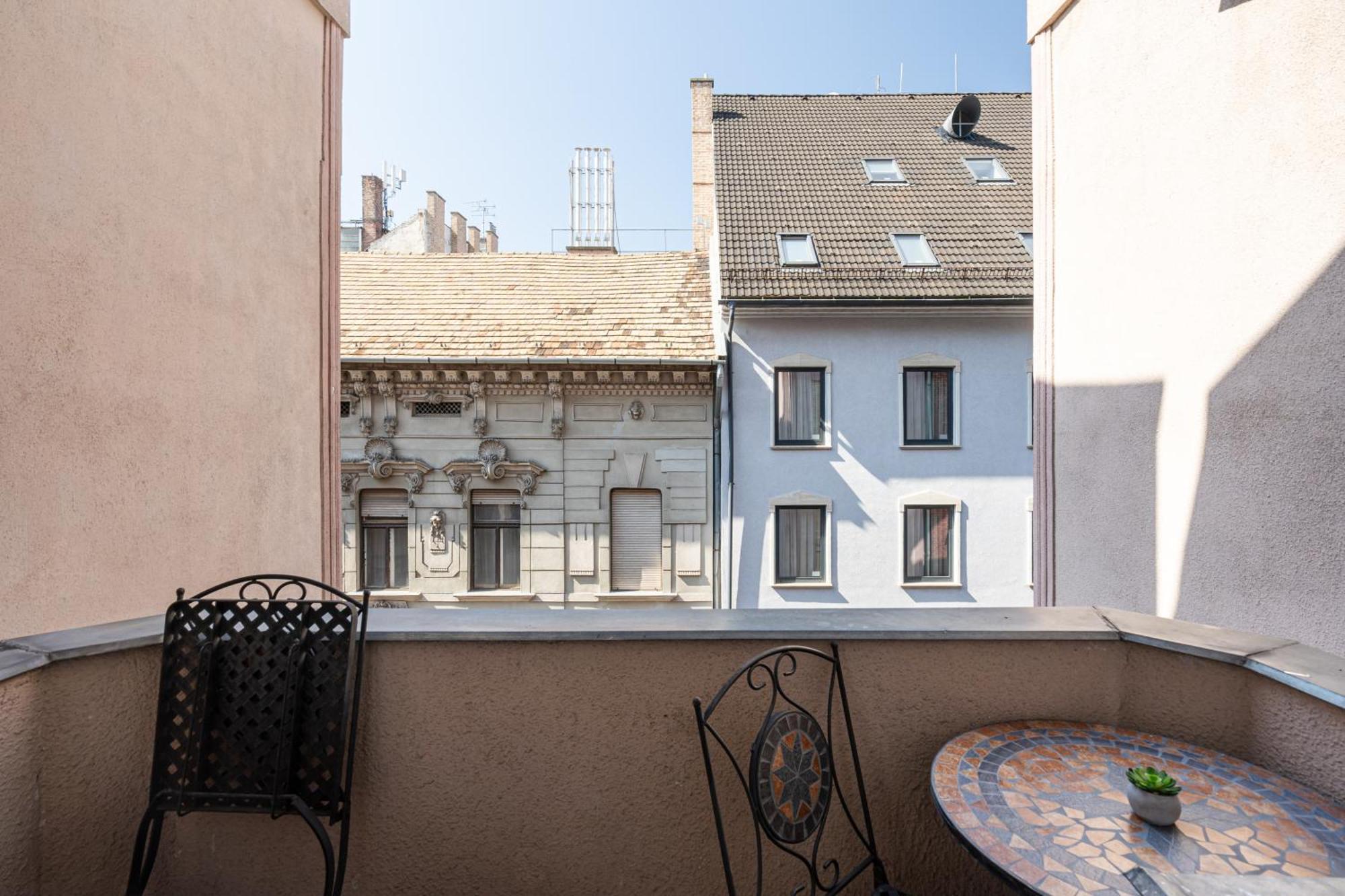 Dorsett Heights Apartment Будапеща Екстериор снимка