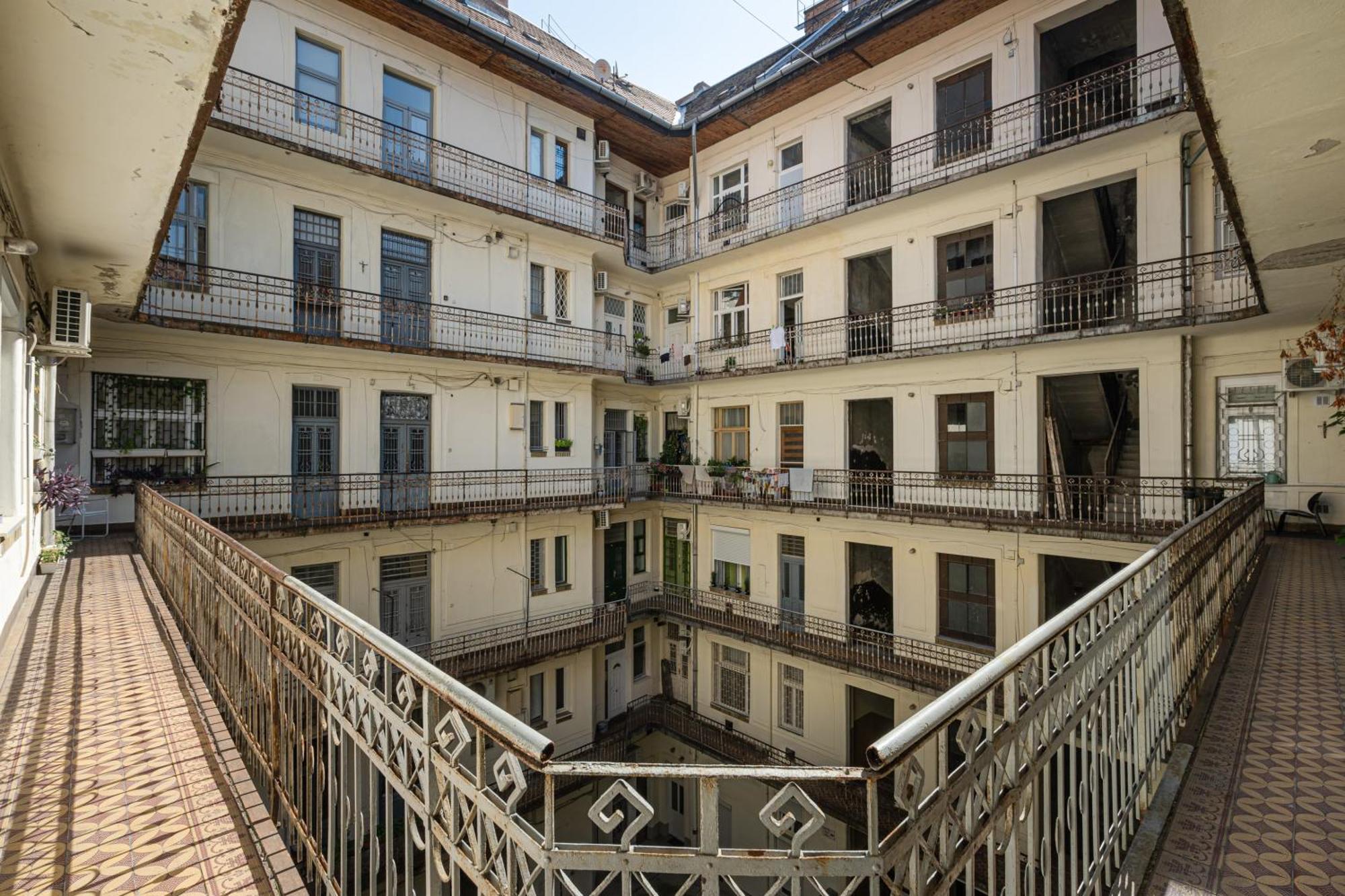 Dorsett Heights Apartment Будапеща Екстериор снимка